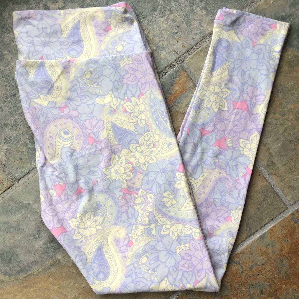 🌸NWOT LuLaRoe Floral & Paisley Leggings🌼